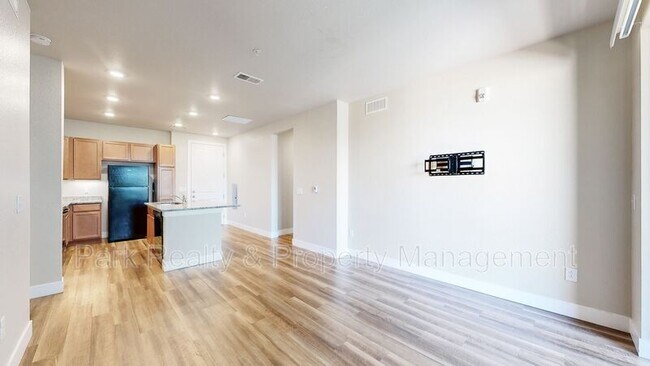 Foto del edificio - 14301 E Tennessee Ave
