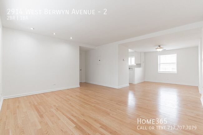 Building Photo - 2914 W Berwyn Ave