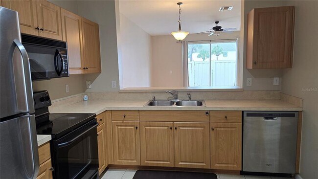 Building Photo - 3005 Palmetto Oak Dr