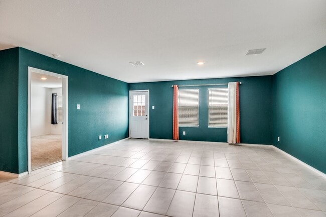 Foto del edificio - 5421 Rockrose Ln