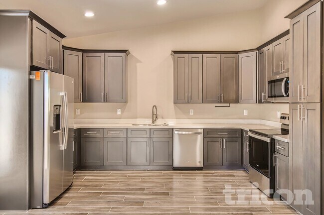 Building Photo - 4411 S 19th St