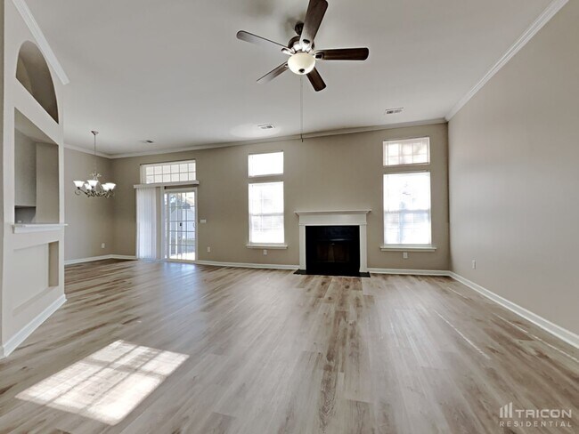 Foto del edificio - 409 Baneberry Ln