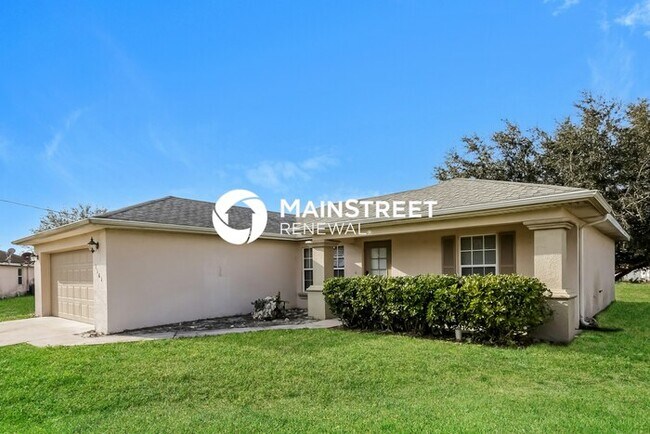 Foto del edificio - 3 Bedroom Pet-Friendly Home in LEHIGH ACRES, FL with Main Street Renewal