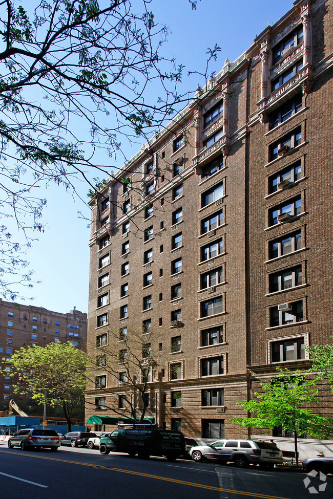 Building Photo - Royal Summit Apartments III