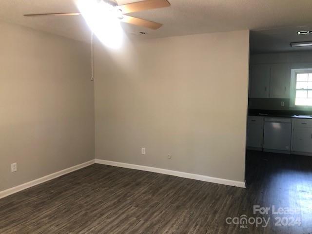 Building Photo - 5806 Hillcrest Cir