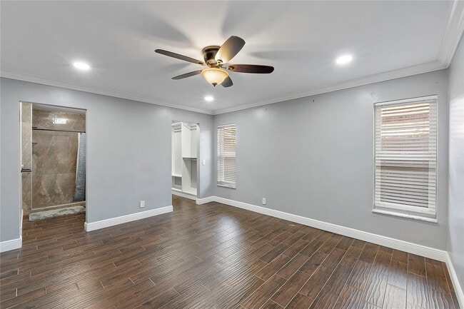 Building Photo - 5820 NW 56th Pl