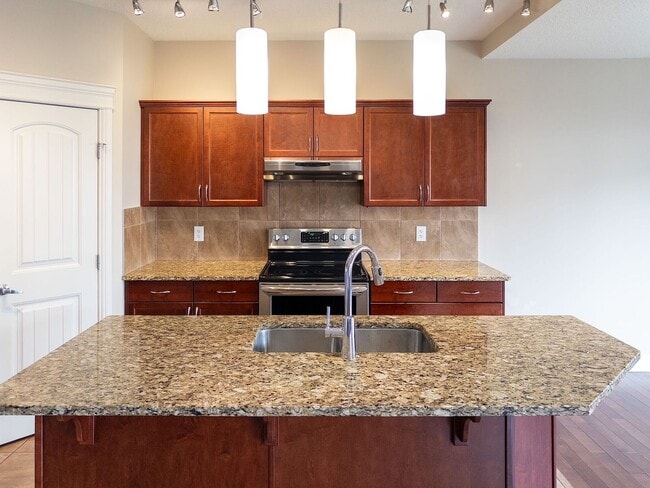 Building Photo - 11530 16A Av SW