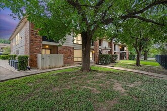 Building Photo - 1705 Crossing Pl