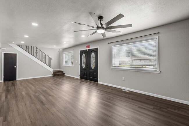 Building Photo - 1408 Quiet Ct