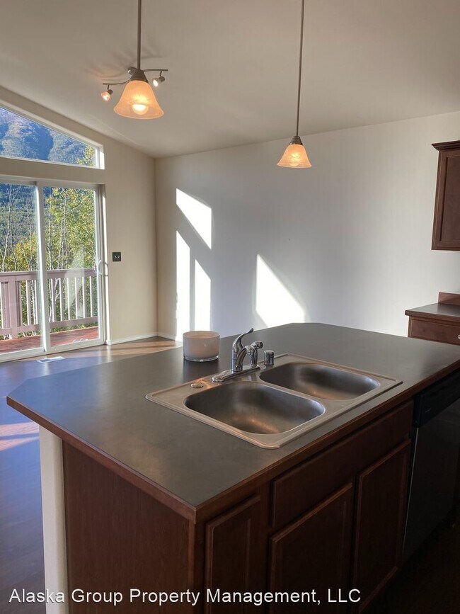 Building Photo - 4 br, 3.5 bath House - 9162 Eagle River Lane