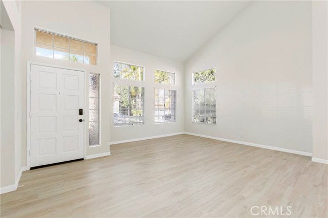 Building Photo - 24452 Kings View