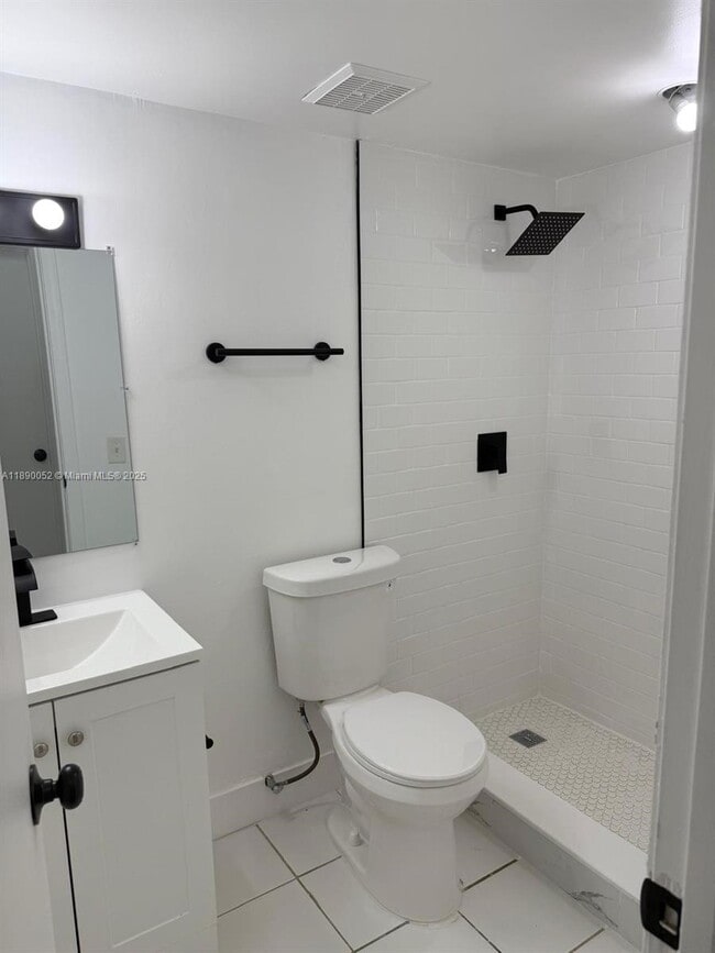Foto del edificio - 1255 W 53rd St