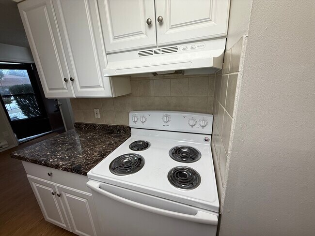 Building Photo - 5266 Grafton Rd