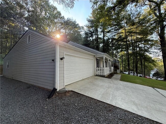 Building Photo - 520 Cranberry Pl