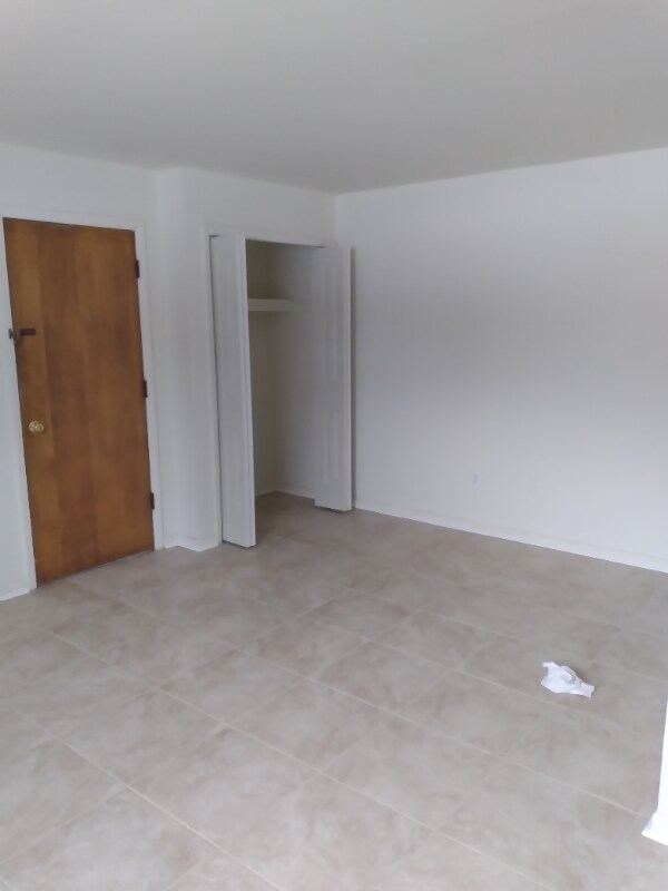 3300 Kenmore Rd Unit 101, Berkley, MI 48072 Room for Rent in Berkley