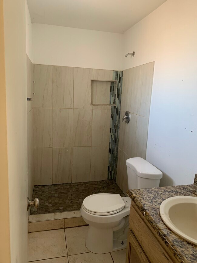 Building Photo - 3030 W Ocotillo Rd