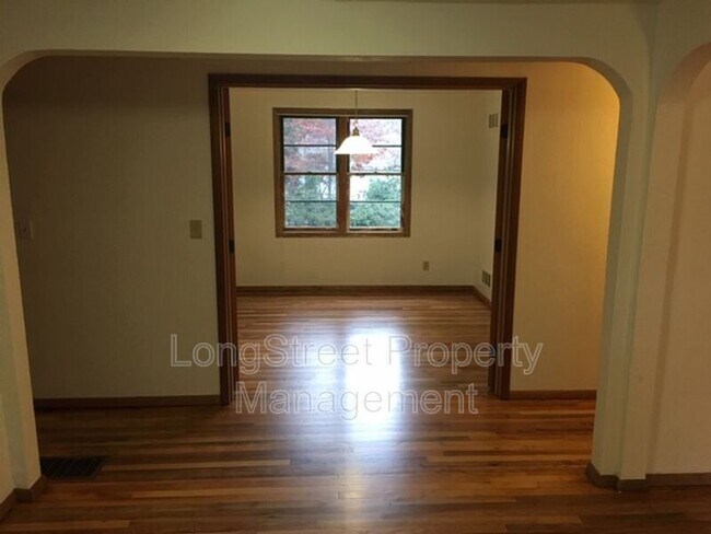 Foto del edificio - 905 NW 33rd St