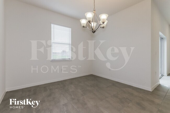 Foto del edificio - 425 Reina Wy