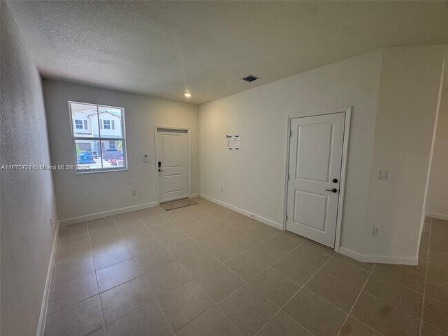 Foto del edificio - 2516 SE 27th Dr