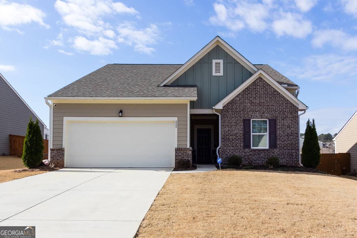 Primary Photo - 222 Sinclair Way