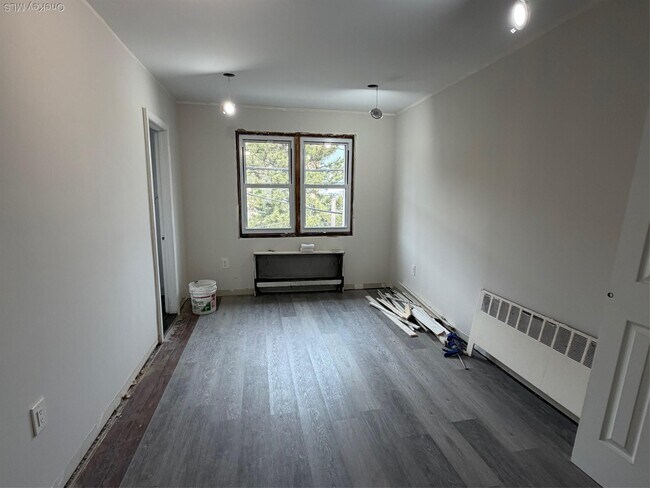 Foto del edificio - 830 E Broadway