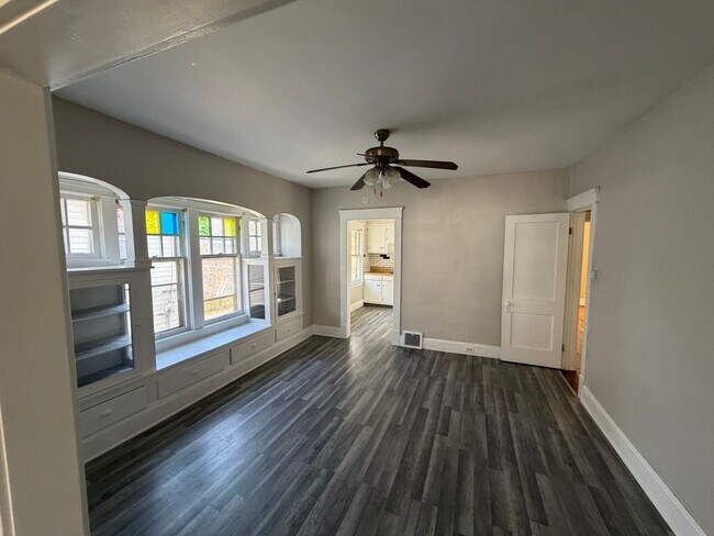 Building Photo - 10327/10325 Ignatius Ave