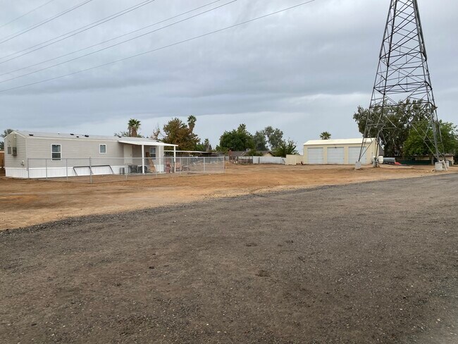 Outside - 1220 N Hayes Ave