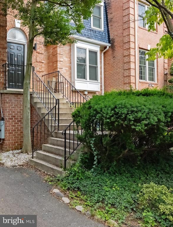 Foto del edificio - 2317 37th St NW