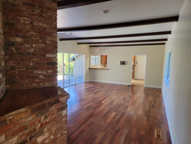 Building Photo - 7190 Fircrest Ave