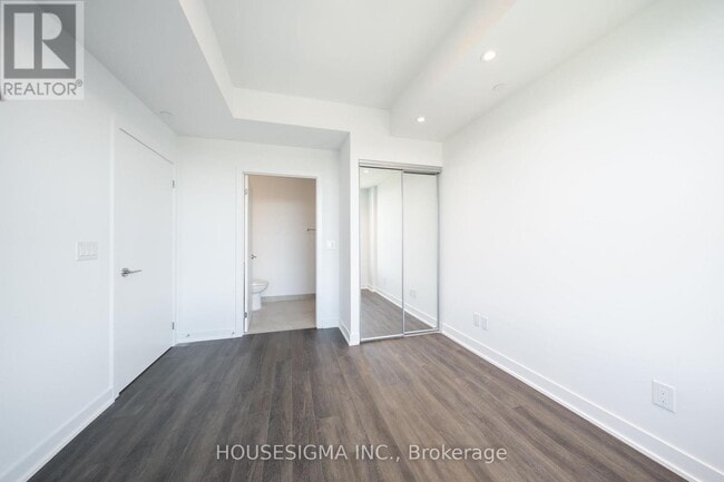 Building Photo - 1928 Lake Shore Blvd W