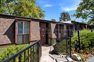 Building Photo - 5511 S Willow Ln