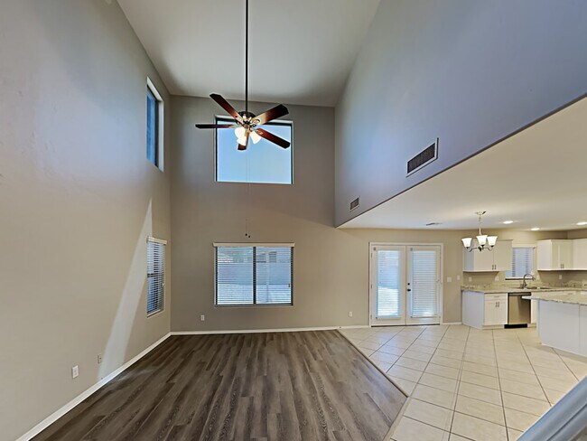 Building Photo - 413 E Bradstock Way