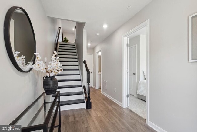Building Photo - 558 Banquet Ln