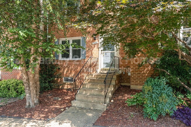 Building Photo - 3009 20th Ct S