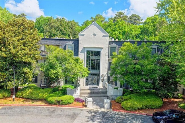 Foto del edificio - 4101 Pine Heights Dr NE