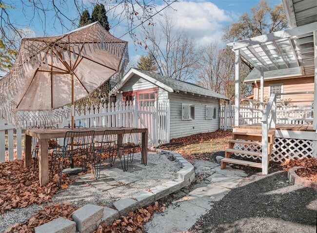 Building Photo - 5002 N College Ave