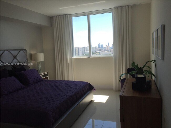 Foto del edificio - 1861 NW S River Dr