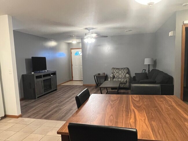 Foto del edificio - 3015 Brookville Dr