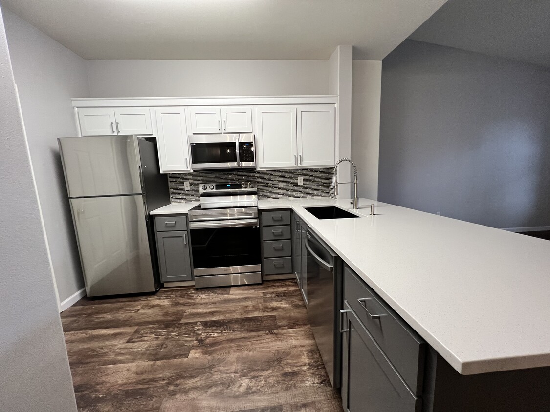 Kitchen - 1150 NE Horizon Loop