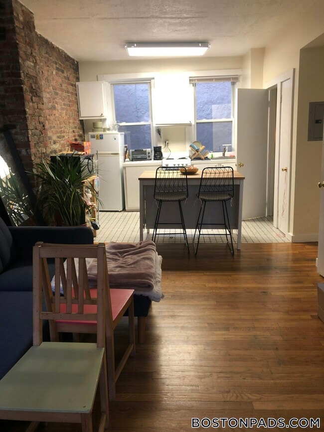 Building Photo - 15 Garden St