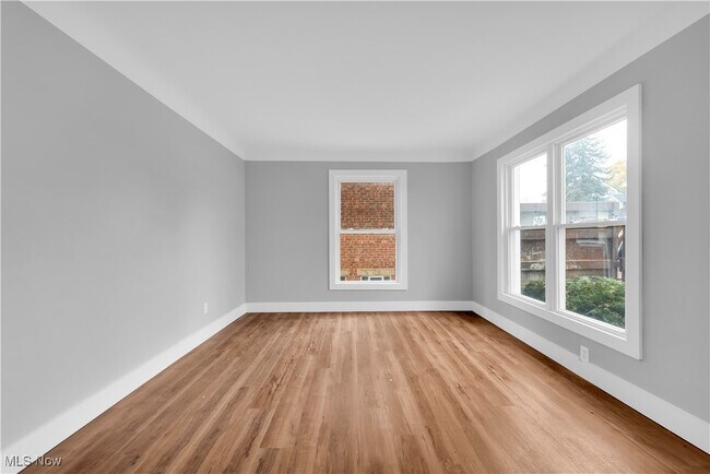 Foto del edificio - 5255 E 115th St