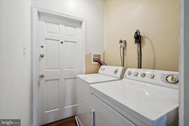 Foto del edificio - 3215 Hamilton St