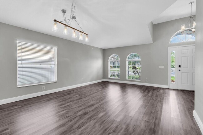 Foto del edificio - 3335 Clover Blossom Cir