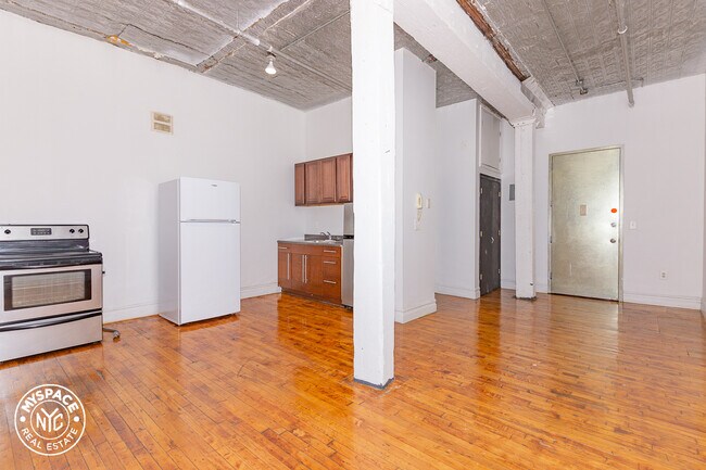 Building Photo - 1087 Flushing Ave
