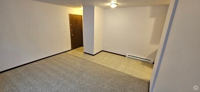 Building Photo - 2857 City View Dr