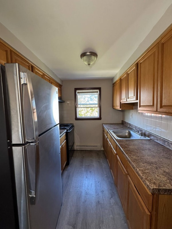 Building Photo - 344 S 6th St