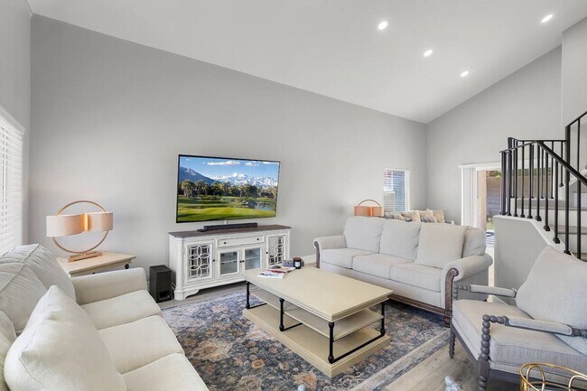 Building Photo - Pool Home in Palm Desert