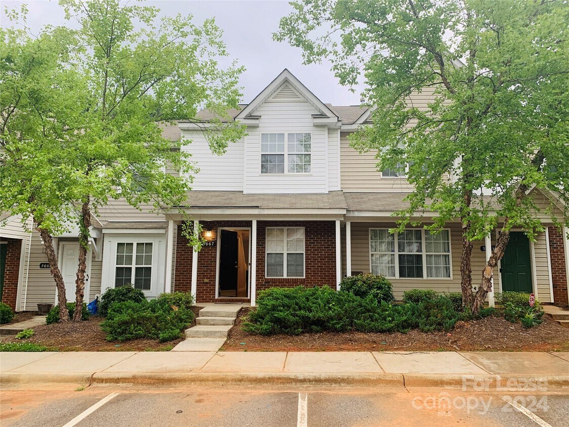 Foto principal - 5667 Kimmerly Woods Dr