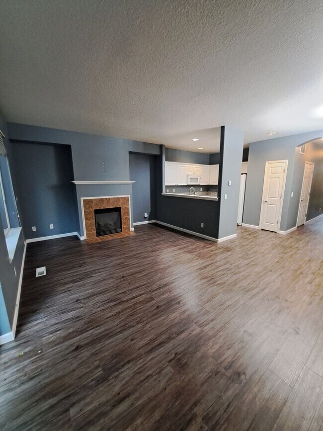 Building Photo - Bethany Area 3 bedroom !!! - Available to ...