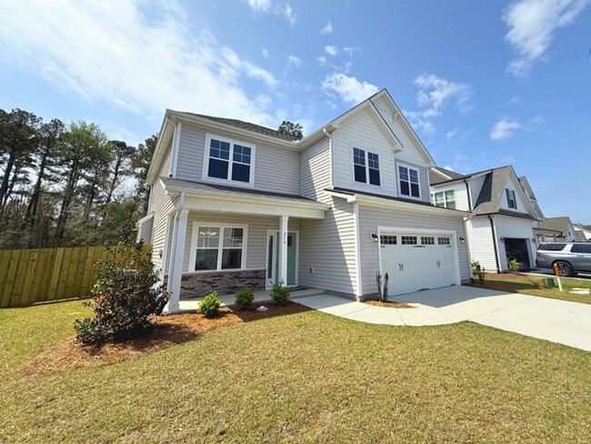 Building Photo - 4 bedroom, 3.5 bath Hampstead home in Sanc...